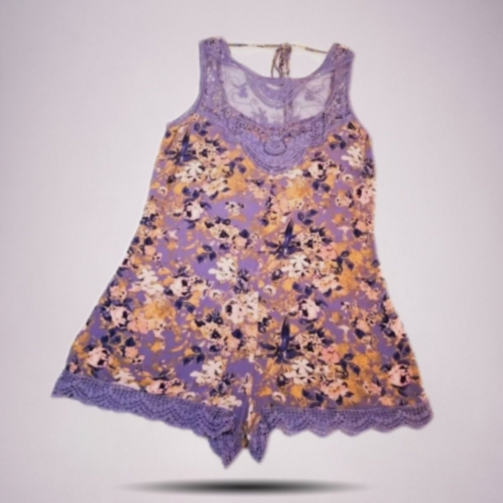 EUC XHILIRATION Romper Size Medium